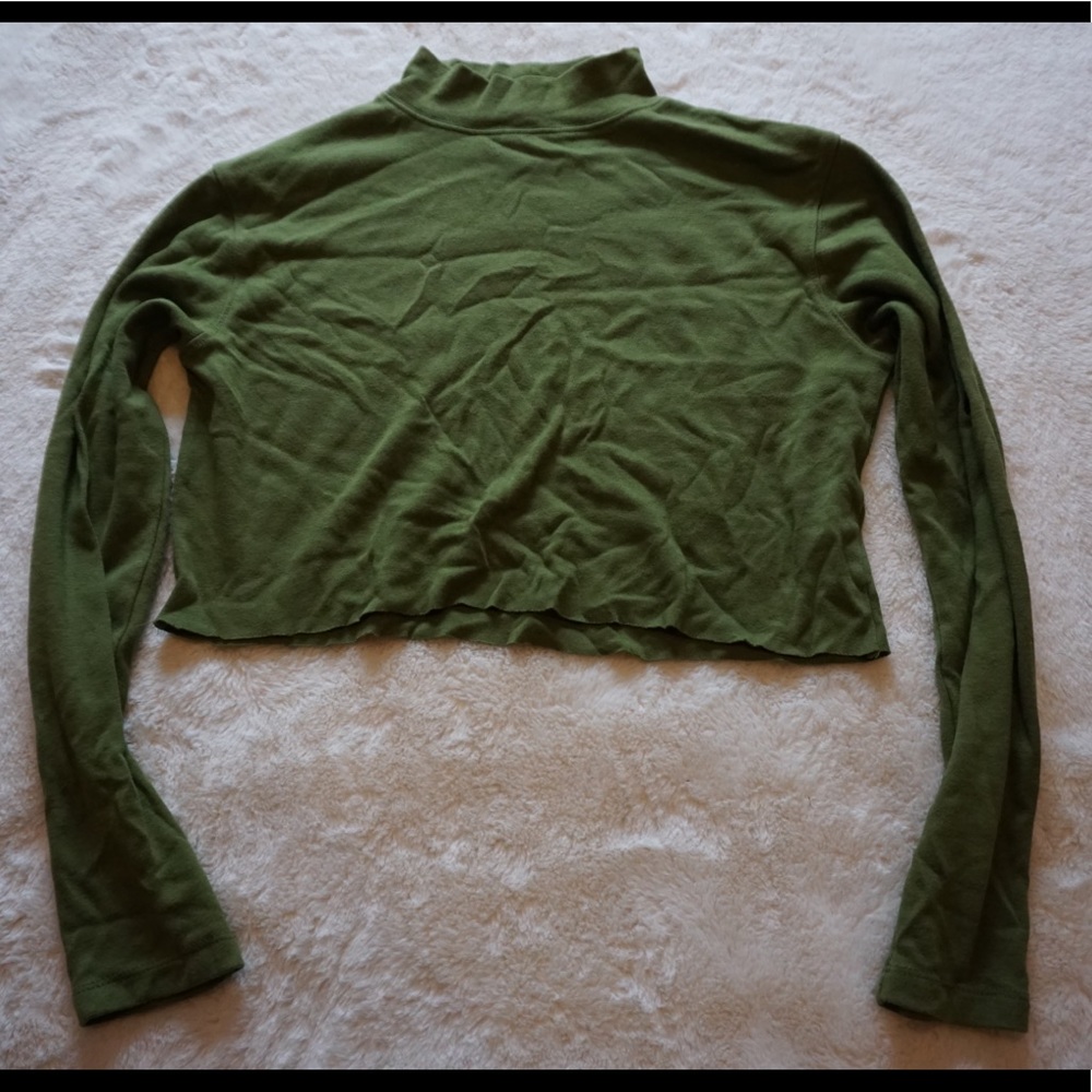 Green Mockneck Long Sleeve Crop Top
